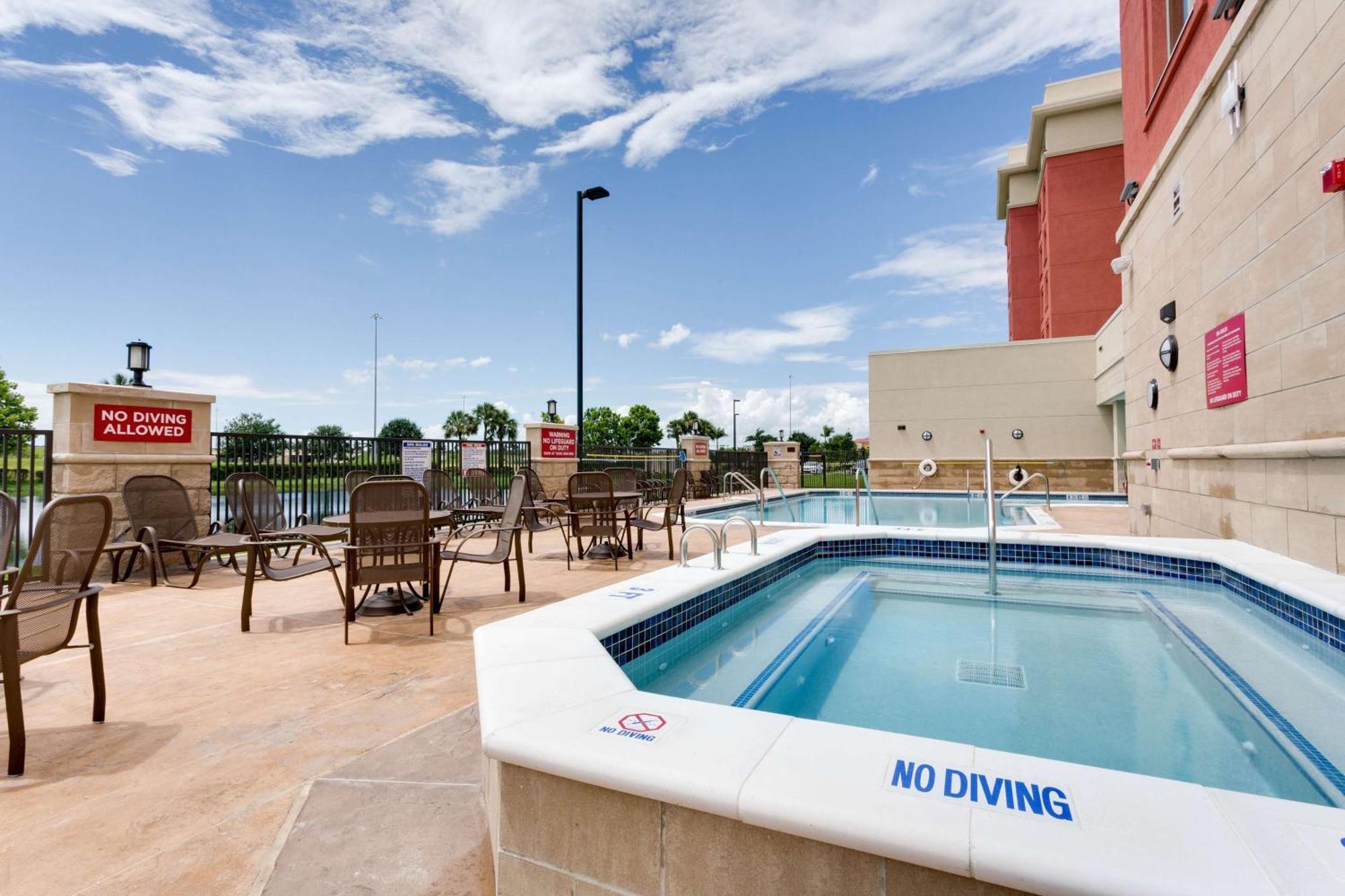 Drury Inn & Suites Fort Myers Airport Fgcu Εξωτερικό φωτογραφία