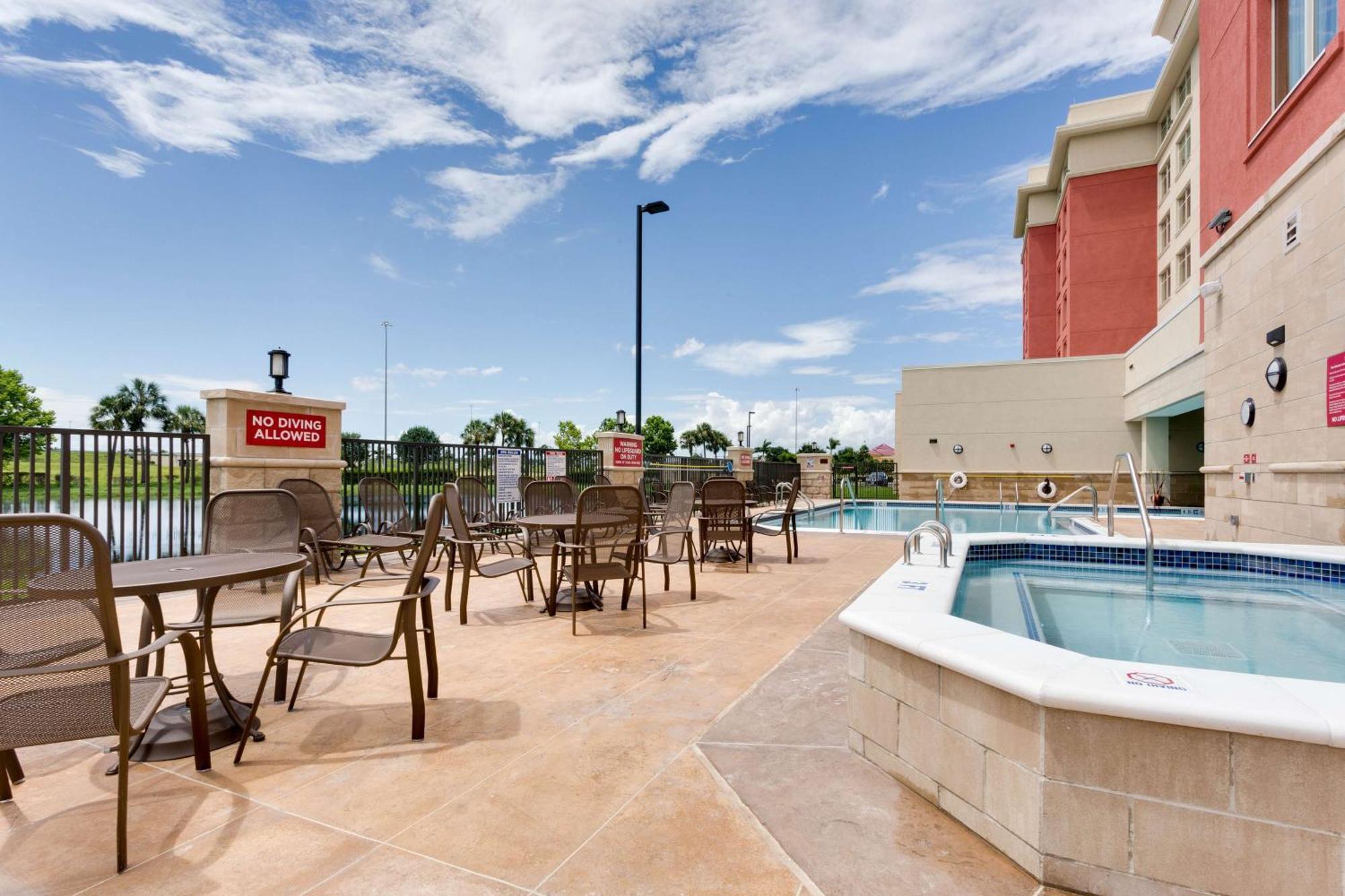 Drury Inn & Suites Fort Myers Airport Fgcu Εξωτερικό φωτογραφία