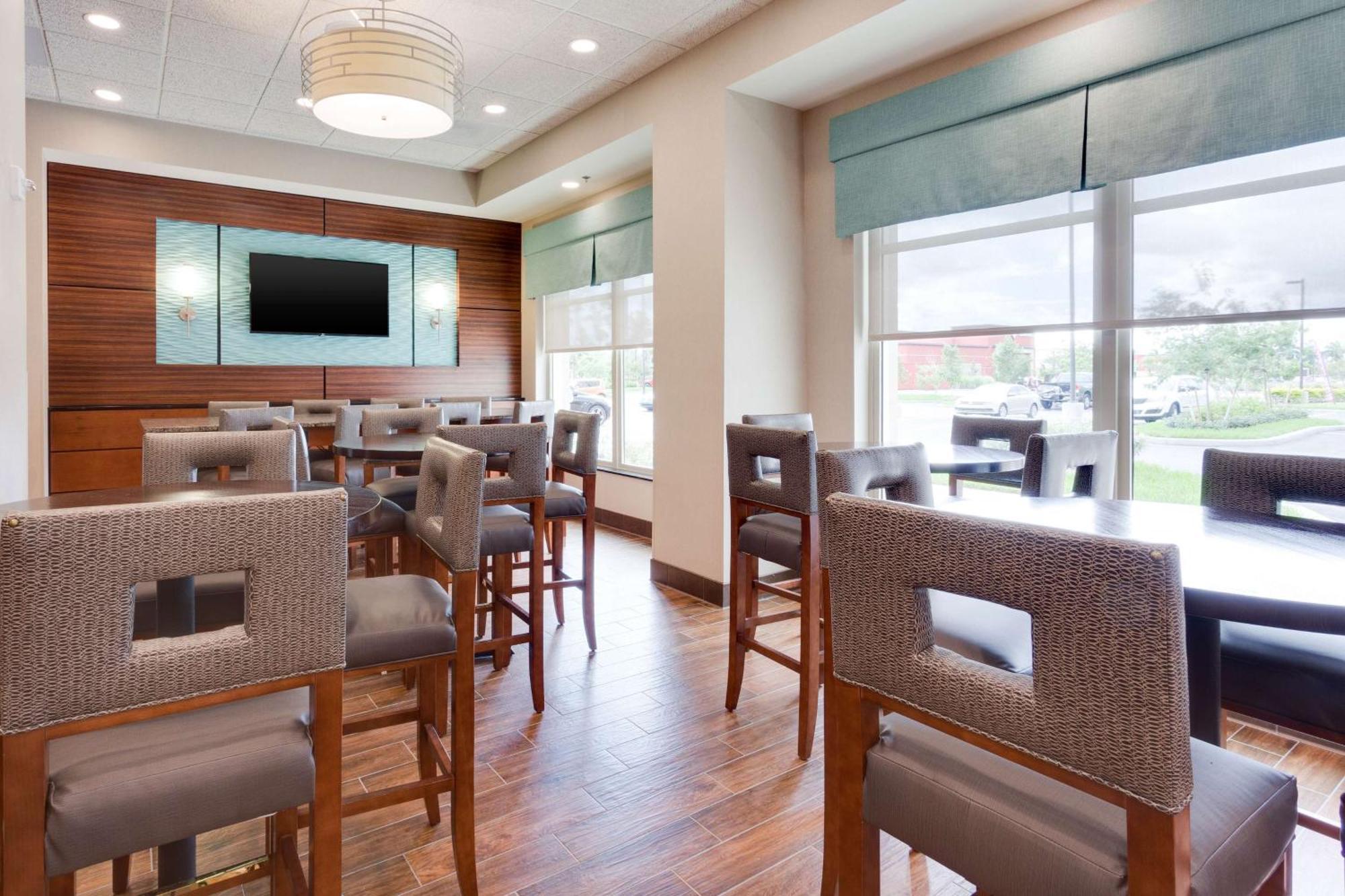 Drury Inn & Suites Fort Myers Airport Fgcu Εξωτερικό φωτογραφία